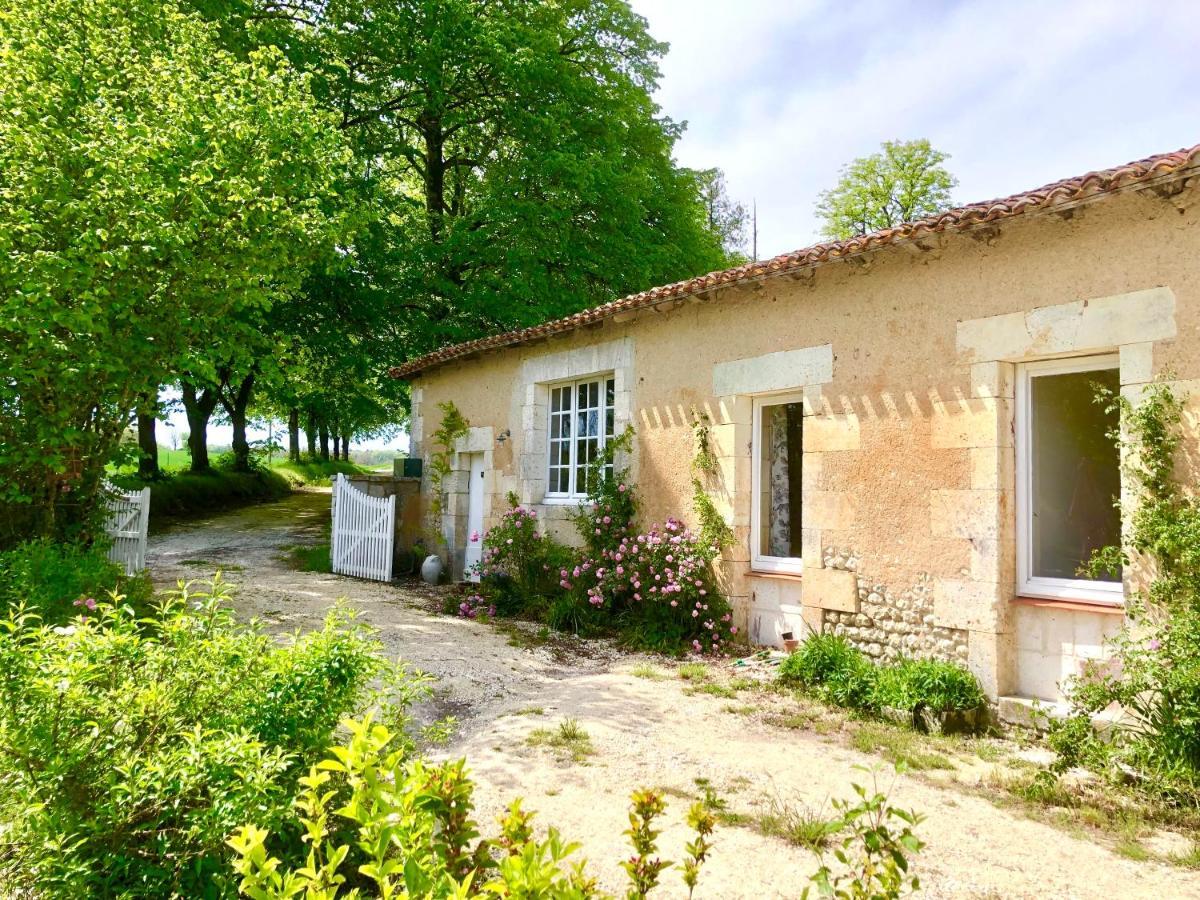 As Seen On A New Life In The Sun - Beautiful 3 Bedroom Cottage With Shared Pool Montboyer Zewnętrze zdjęcie