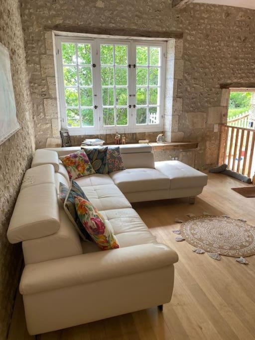 As Seen On A New Life In The Sun - Beautiful 3 Bedroom Cottage With Shared Pool Montboyer Zewnętrze zdjęcie